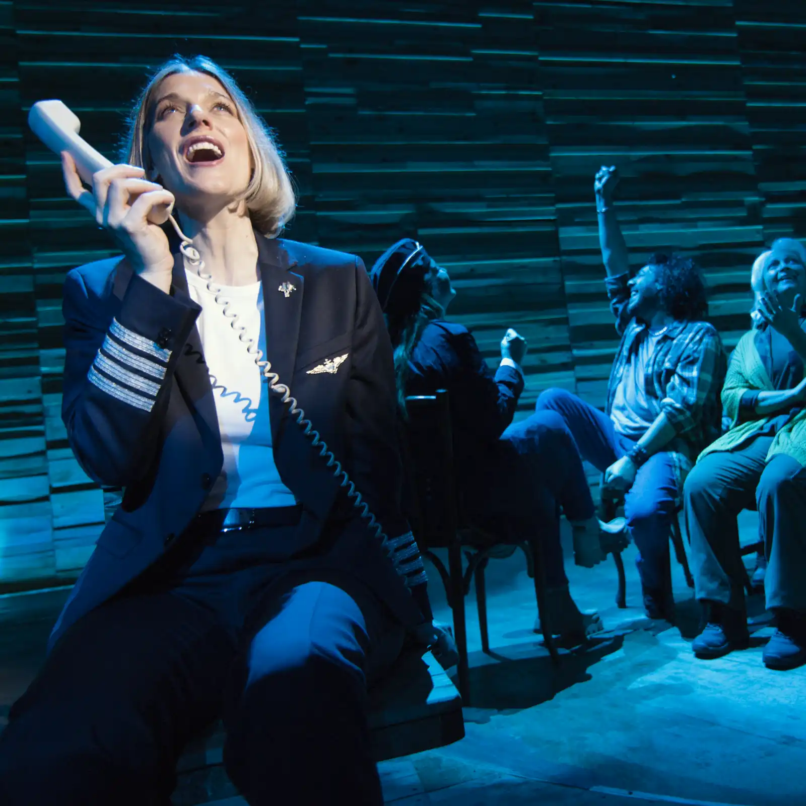 Escena de Come from away