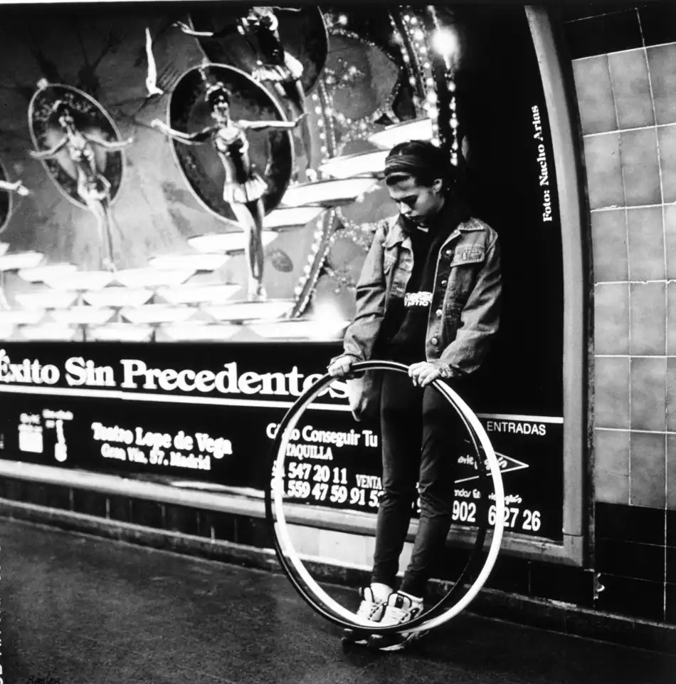 Luis Baylón
Éxito sin precedentes, 2000
Fotografía en blanco y negro
Colección Museo CA2M
©VEGAP. Madrid, 2025